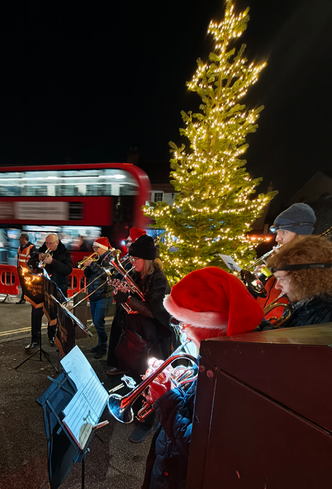 Record turnout for Hampton Wick Christmas